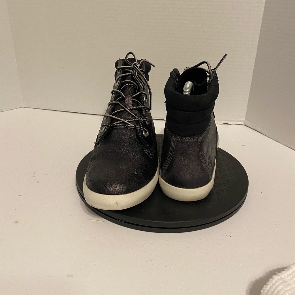 Women black timberland boots size 8 in good condition